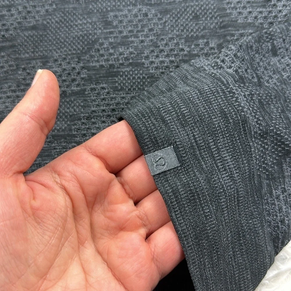 Lululemon Breeze By Muscle Tank Polar Spots Titanium / Black